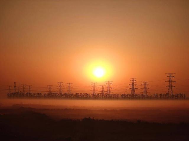 南方电网毕节鸭池供电所:“容改需”赋能企业降本助力毕节复烤厂节费7656万元(图1)